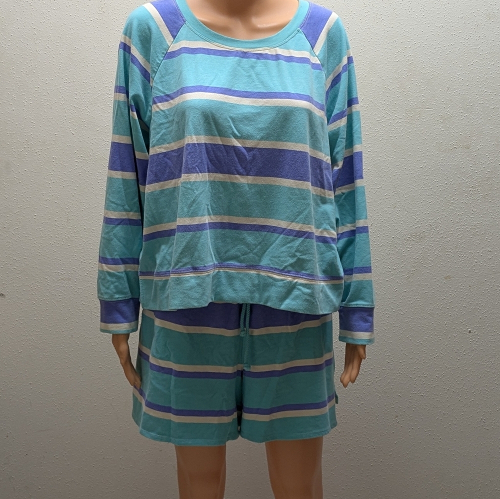Loungewear, sweatshirt and shorts WildFox Brand, XL(SIZE 18-20) drawstring waist